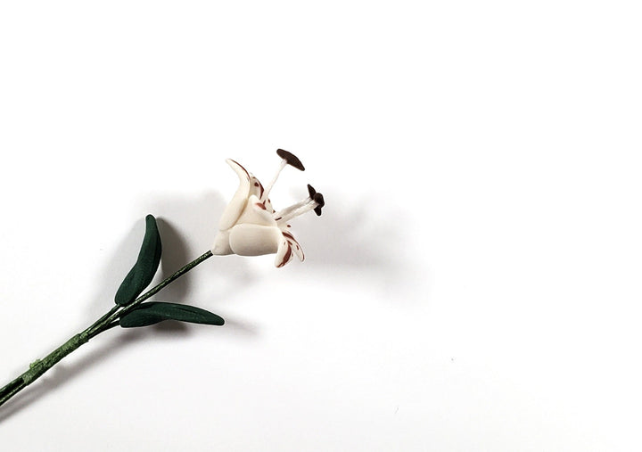 Dollhouse White Tiger Lily Single Stem with Foliage 1:12 Scale Miniature - MiniatureCrush