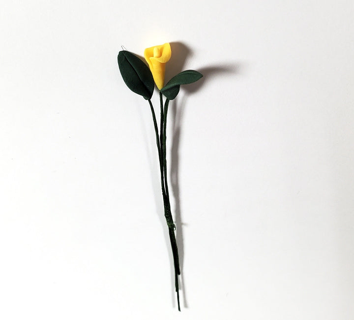 Dollhouse Yellow Calla Lily Single Stem with Foliage 1:12 Scale Miniature - MiniatureCrush