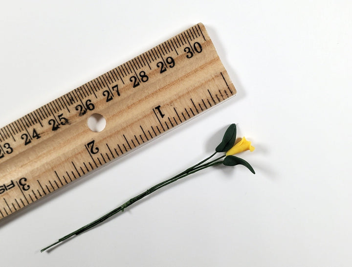 Dollhouse Yellow Calla Lily Single Stem with Foliage 1:12 Scale Miniature - MiniatureCrush