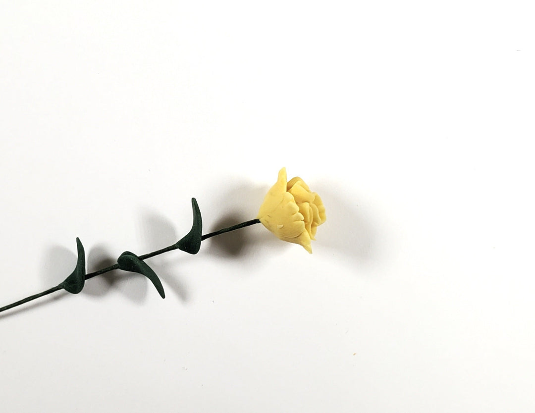 Dollhouse Yellow Carnation Single Stem with Foliage 1:12 Scale Miniature - MiniatureCrush