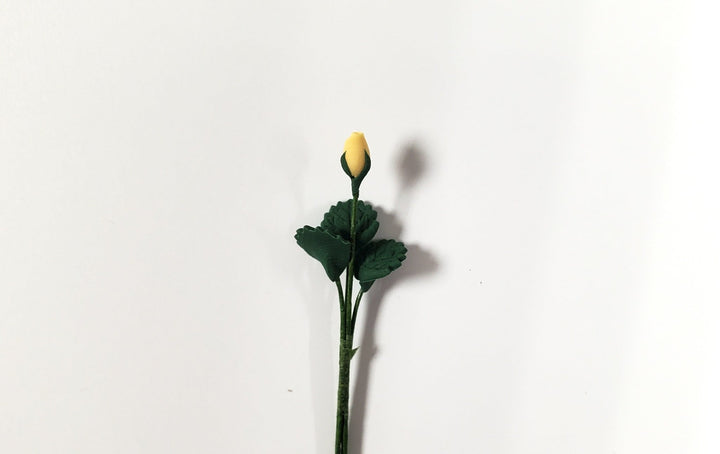 Dollhouse Yellow Rose Bud Single Stem with Foliage 1:12 Scale Miniature - MiniatureCrush