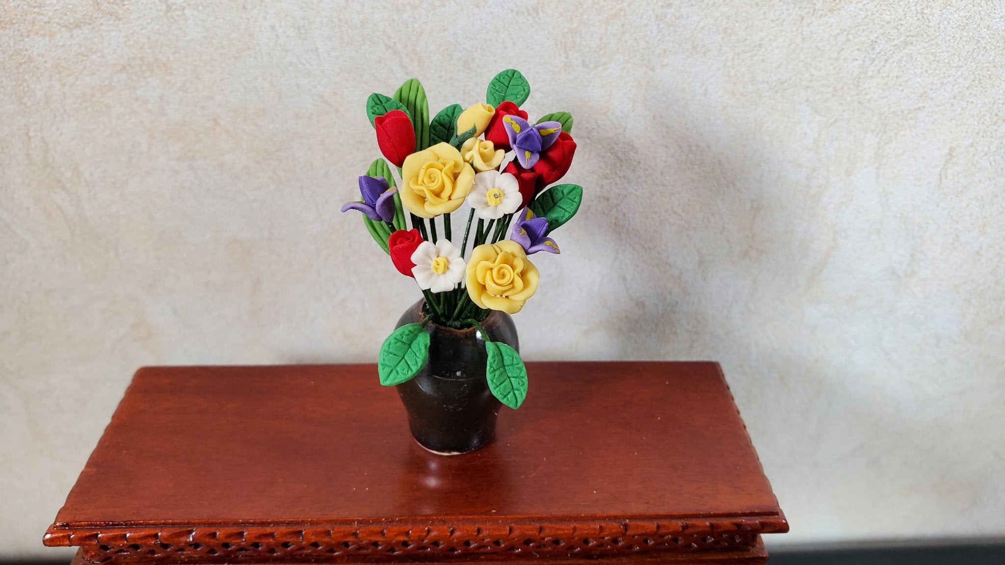 Dollhouse Yellow Roses & Asst Flowers in Black Ceramic Vase 1:12 Scale ...