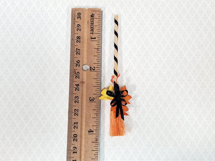 Dollhouse Fall Broom Decorative Decor Halloween Leaves 1:12 Scale Miniature