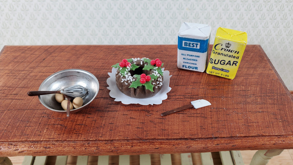 Dollhouse Bundt Cake Christmas Holly Round 1:12 Scale Miniature Food Dessert