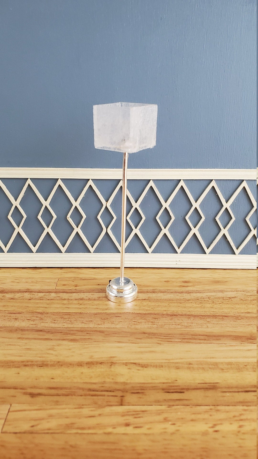 Dollhouse Miniature Battery Light Modern Floor Lamp Silver 1:12 Scale