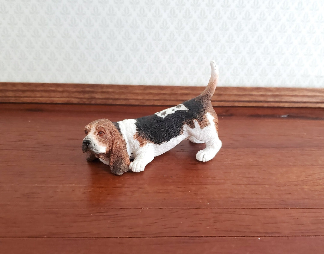 Miniature Dog Basset Hound Playful Stance 1:12 Scale by Falcon - MiniatureCrush