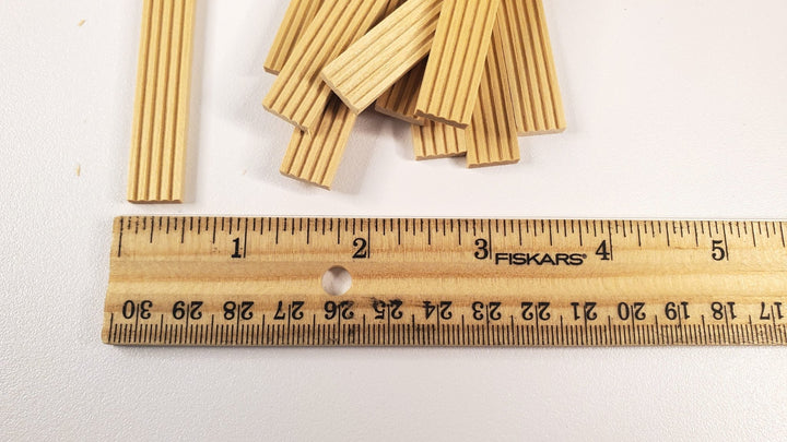 Miniature Grooved Trim Molding 10 Pieces 6" Long x 7/16" Wide 1:12 Scale HW7075 - MiniatureCrush