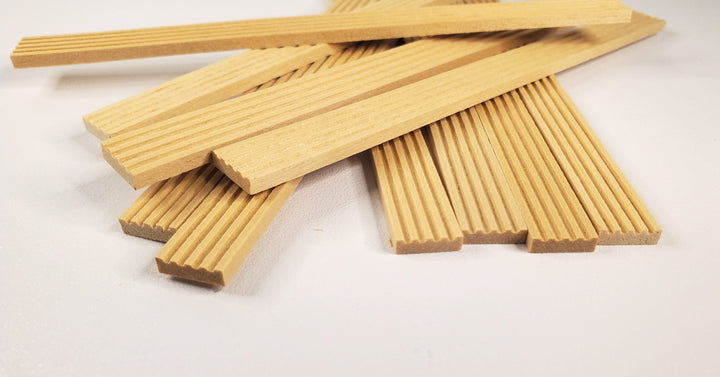 Miniature Grooved Trim Molding 10 Pieces 6" Long x 7/16" Wide 1:12 Scale HW7075 - MiniatureCrush