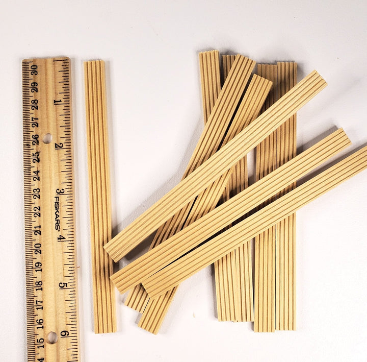 Miniature Grooved Trim Molding 10 Pieces 6" Long x 7/16" Wide 1:12 Scale HW7075 - MiniatureCrush