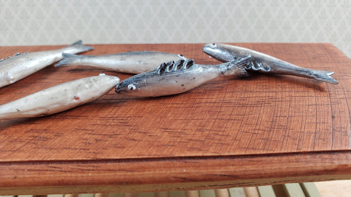 Miniature Long Fish Set of 5 for Dollhouses Seafood Market Grocery Store 1 5/8" - MiniatureCrush