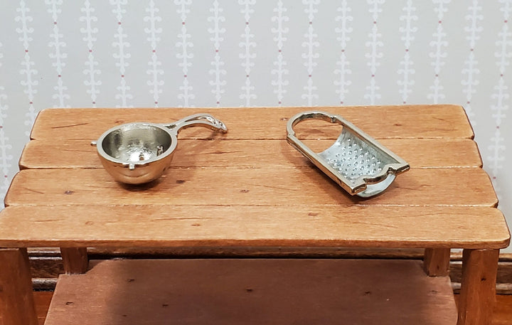 Dollhouse 1:6 Scale Grater & Strainer Playscale Kitchen Accessories Metal Silver - Miniature Crush