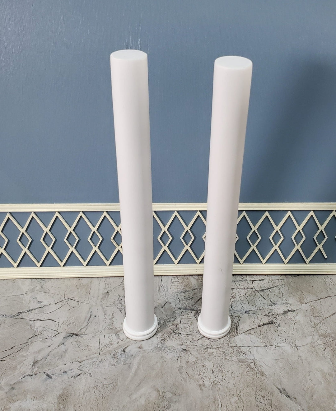 Dollhouse 2 Round Columns Pillars Tapered Hard Cast Resin 21 cm Tall 1:12 Scale Miniatures - Miniature Crush