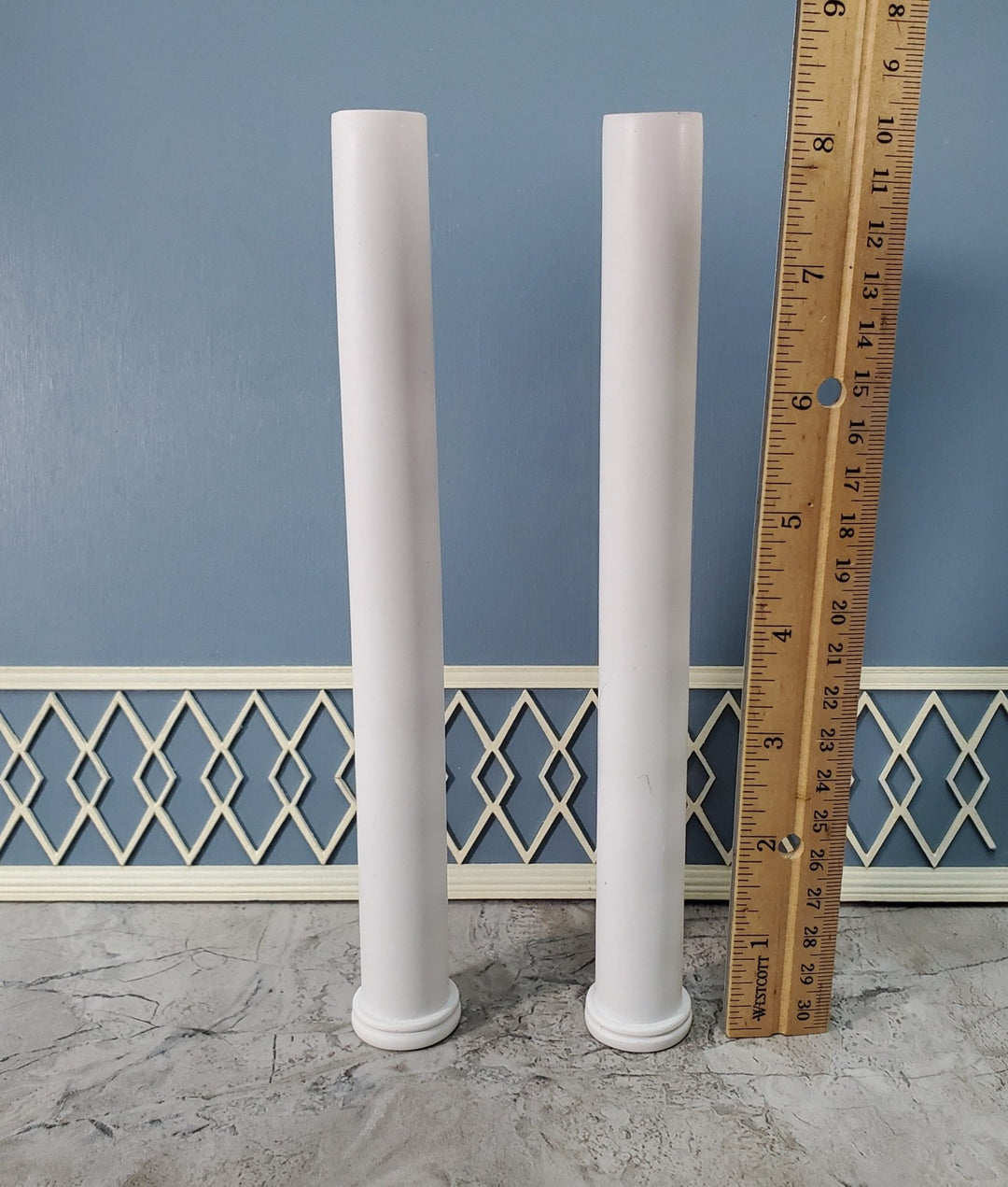 Dollhouse 2 Round Columns Pillars Tapered Hard Cast Resin 21 cm Tall 1:12 Scale Miniatures - Miniature Crush