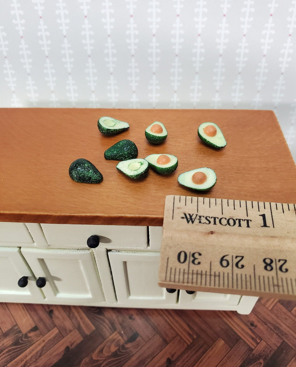 Dollhouse Avocados Large Set of 8 Halves 1:12 Scale Miniature Food - Miniature Crush