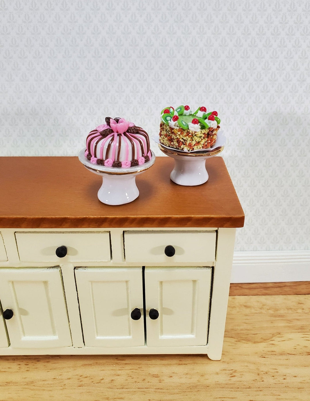 Dollhouse Cake Stands Plates Set of 2 Ceramic Pink & Gold 1:12 Scale Miniatures - Miniature Crush