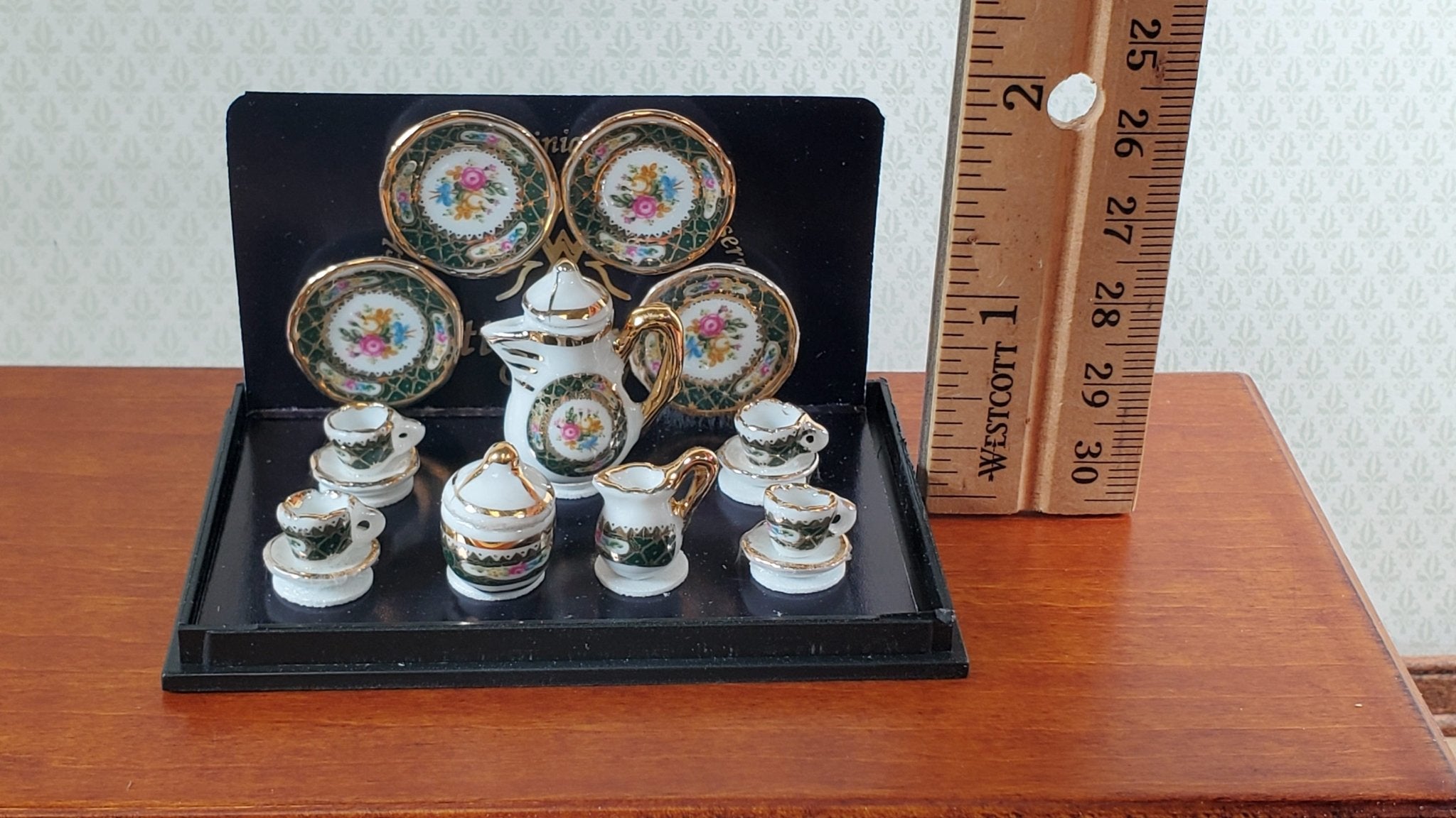 Reutter porcelain hotsell dollhouse miniatures