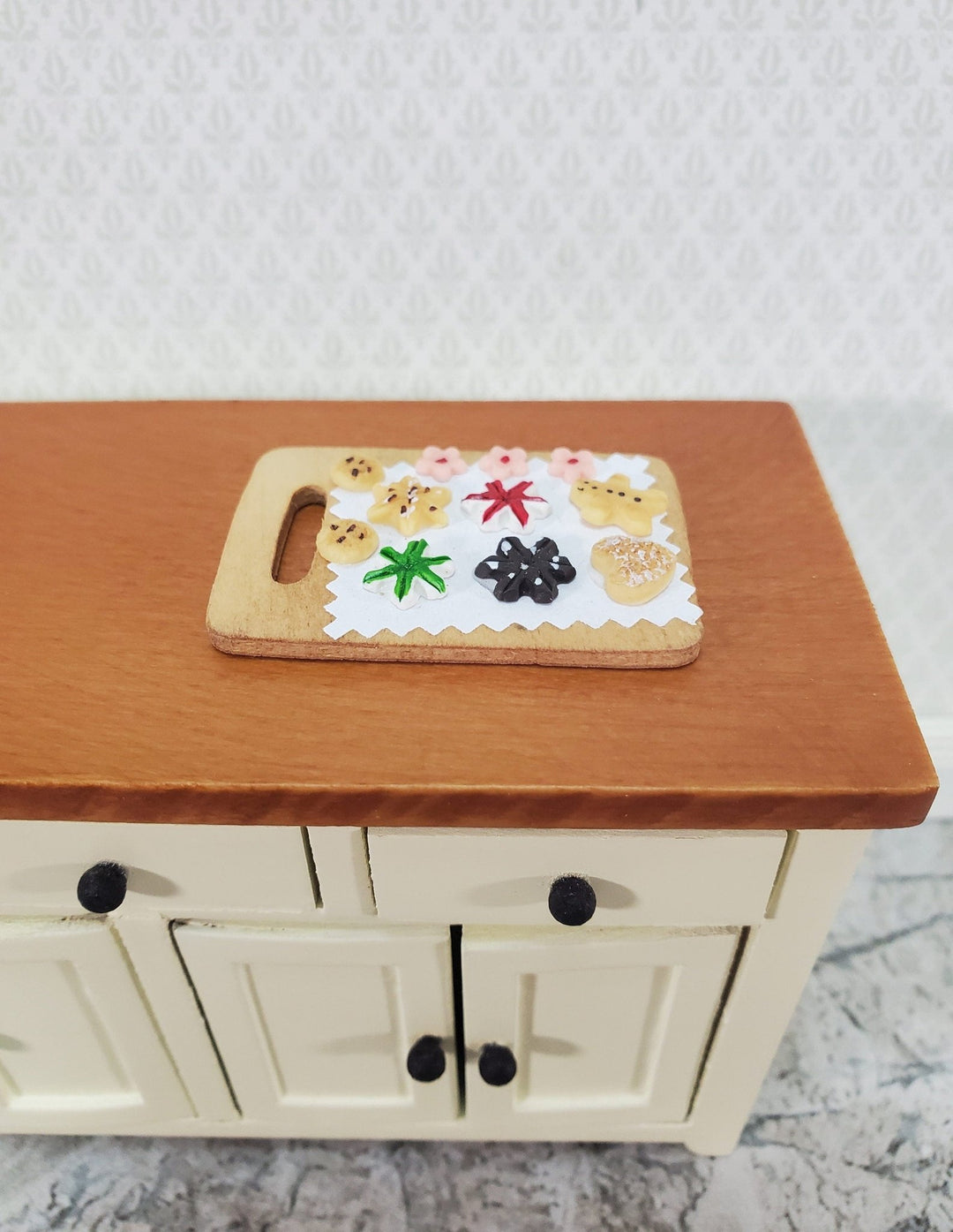 Dollhouse Cookies on a Cutting Board Dessert 1:12 Scale Miniature Food - Miniature Crush