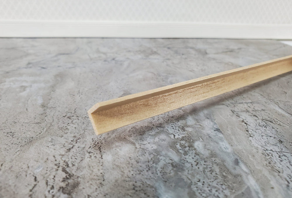 Dollhouse Corner Trim Molding 3/8" x 3/8" x 18" long Miniatures Houseworks 7045 - Miniature Crush