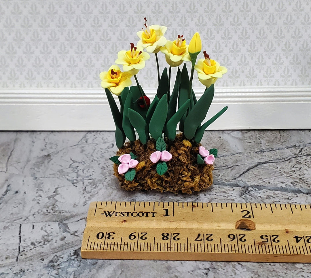 Dollhouse Daffodils Flower Bed Border Yellow 1:12 Scale Miniature Garden - Miniature Crush