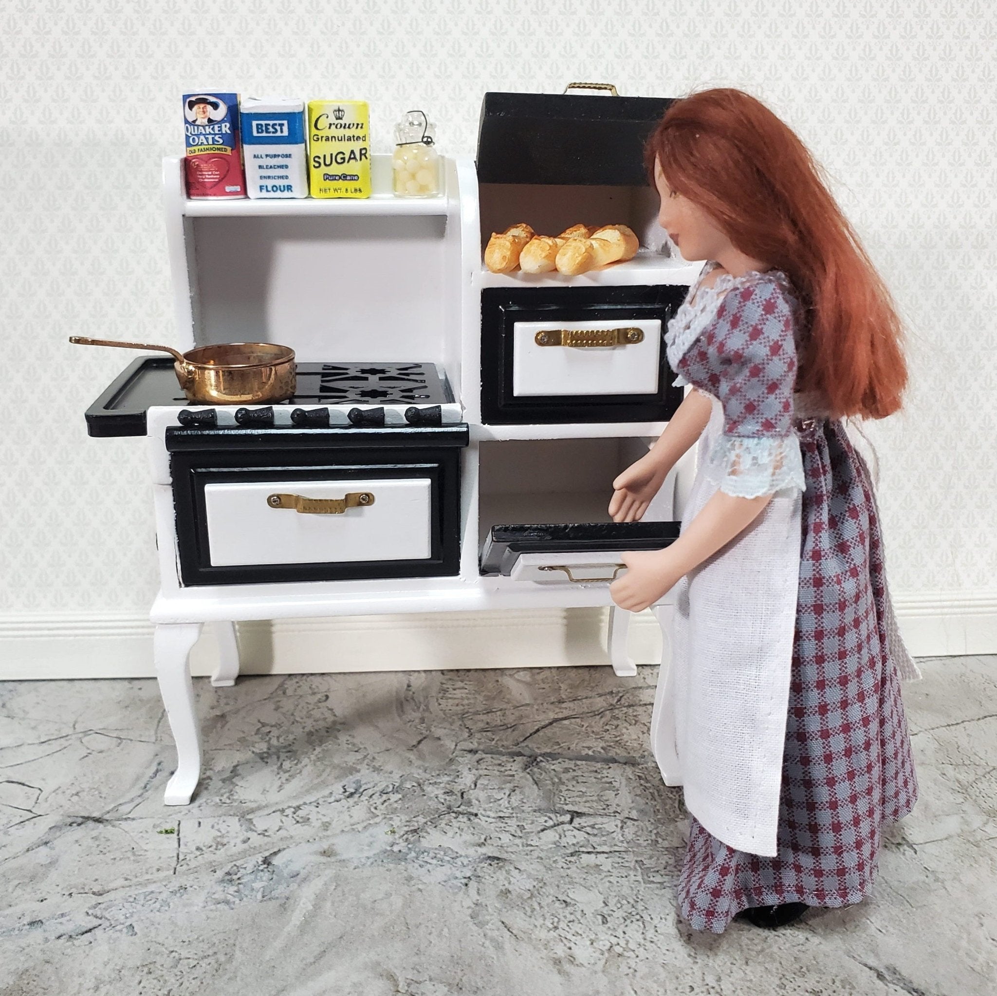 Dollhouse oven range. Miniature stove. Dollhouse kitchen. top