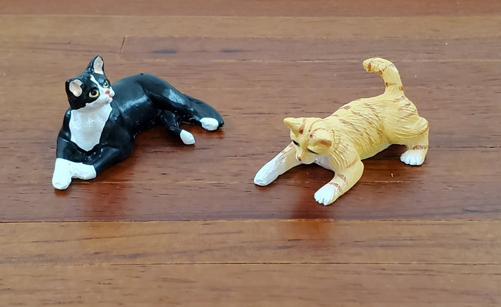 Dollhouse Kitty Cat Tuxedo Black and White Lying Down 1:12 Scale Miniature Pet - Miniature Crush