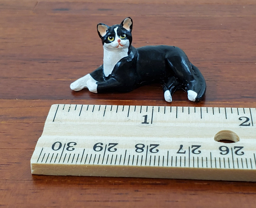 Dollhouse Kitty Cat Tuxedo Black and White Lying Down 1:12 Scale Miniature Pet - Miniature Crush