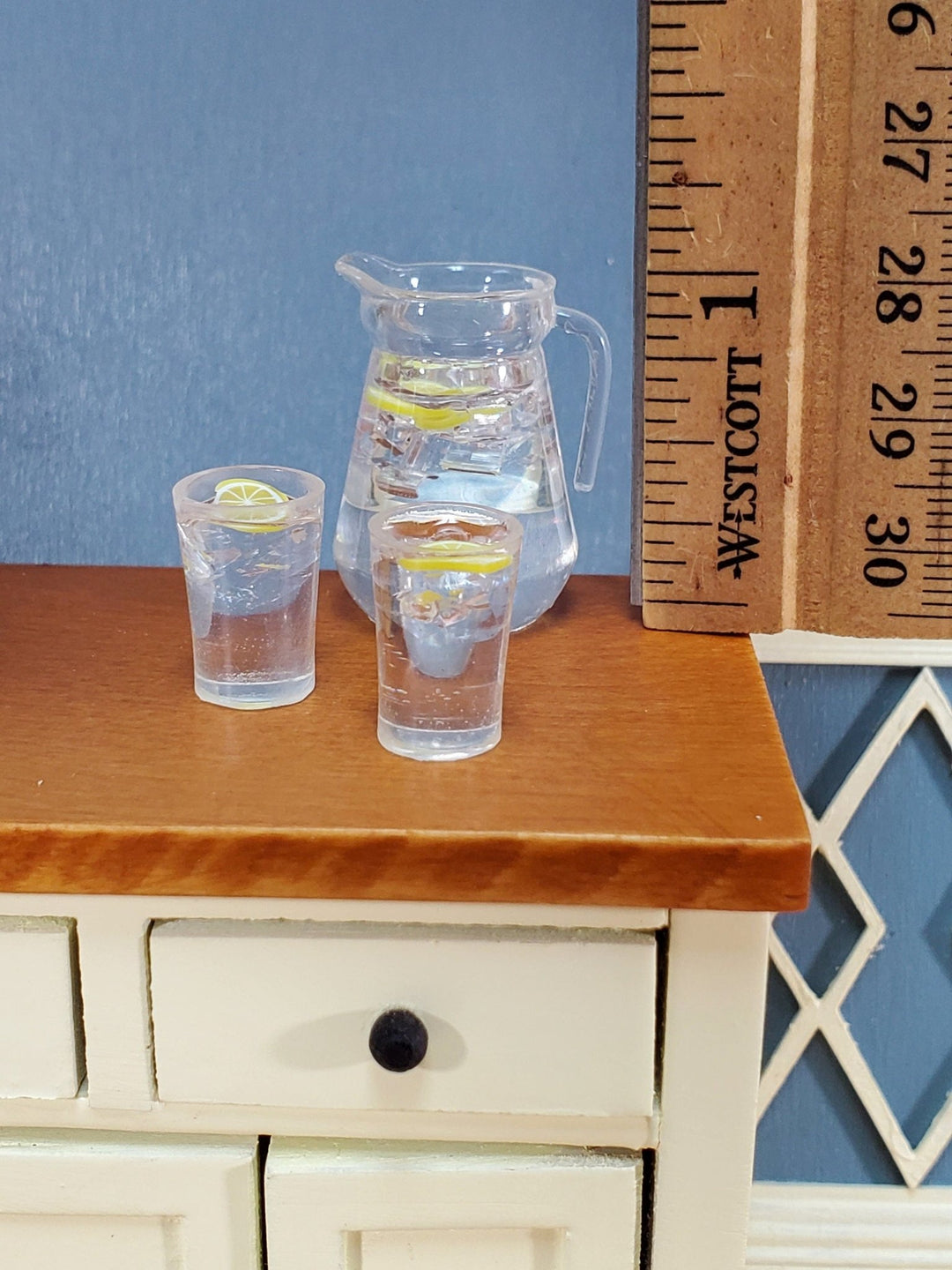 Dollhouse Large Pitcher of Ice Water & 2 Glasses with Lemons Miniature - Miniature Crush