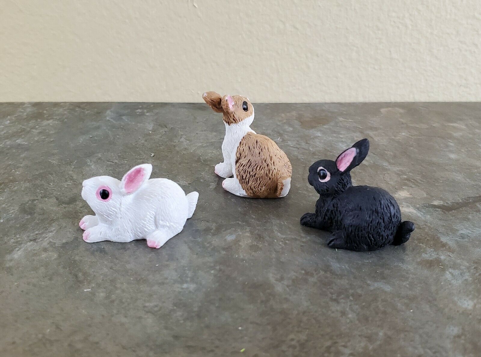 3Pcs 1:12 scale Dollhouse Miniature Bunny White Rabbit Stuffed