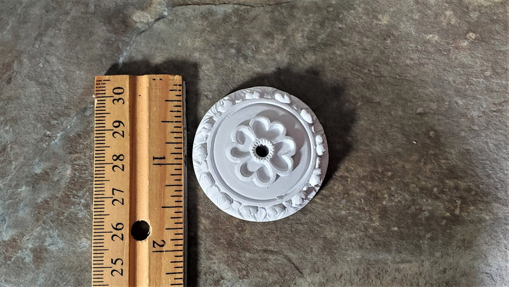 Dollhouse Miniature Ceiling Rose Medallion Small Plaster Resin 1:12 Scale 45 mm - Miniature Crush