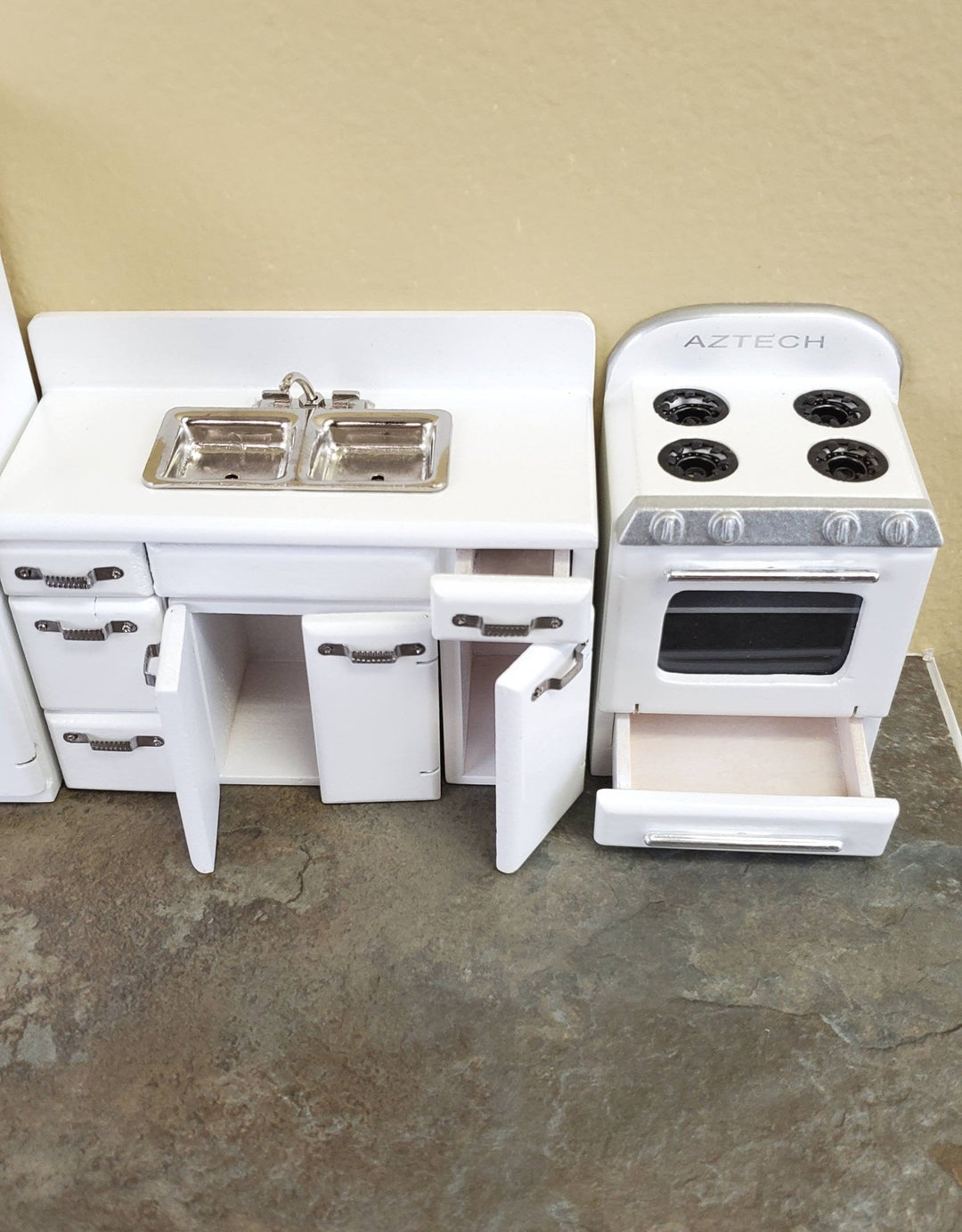Dollhouse Miniature Kitchen Wall Set Fridge Sink Stove Oven 1:12 Scale White - Miniature Crush