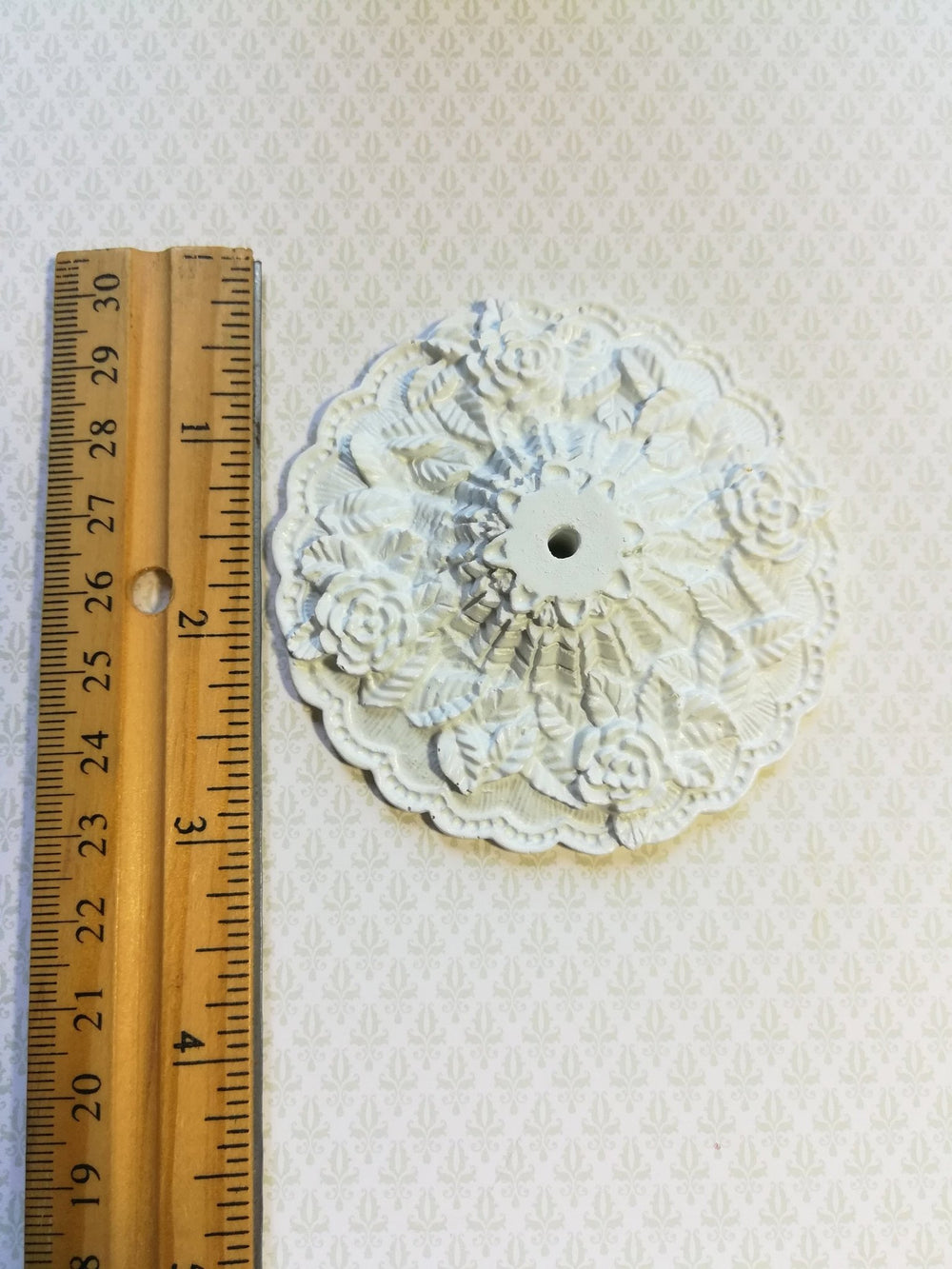 Dollhouse Miniature Large Cast Resin Ceiling Rose Medallion 1:12 Scale 2 7/8" 7.5cm - Miniature Crush