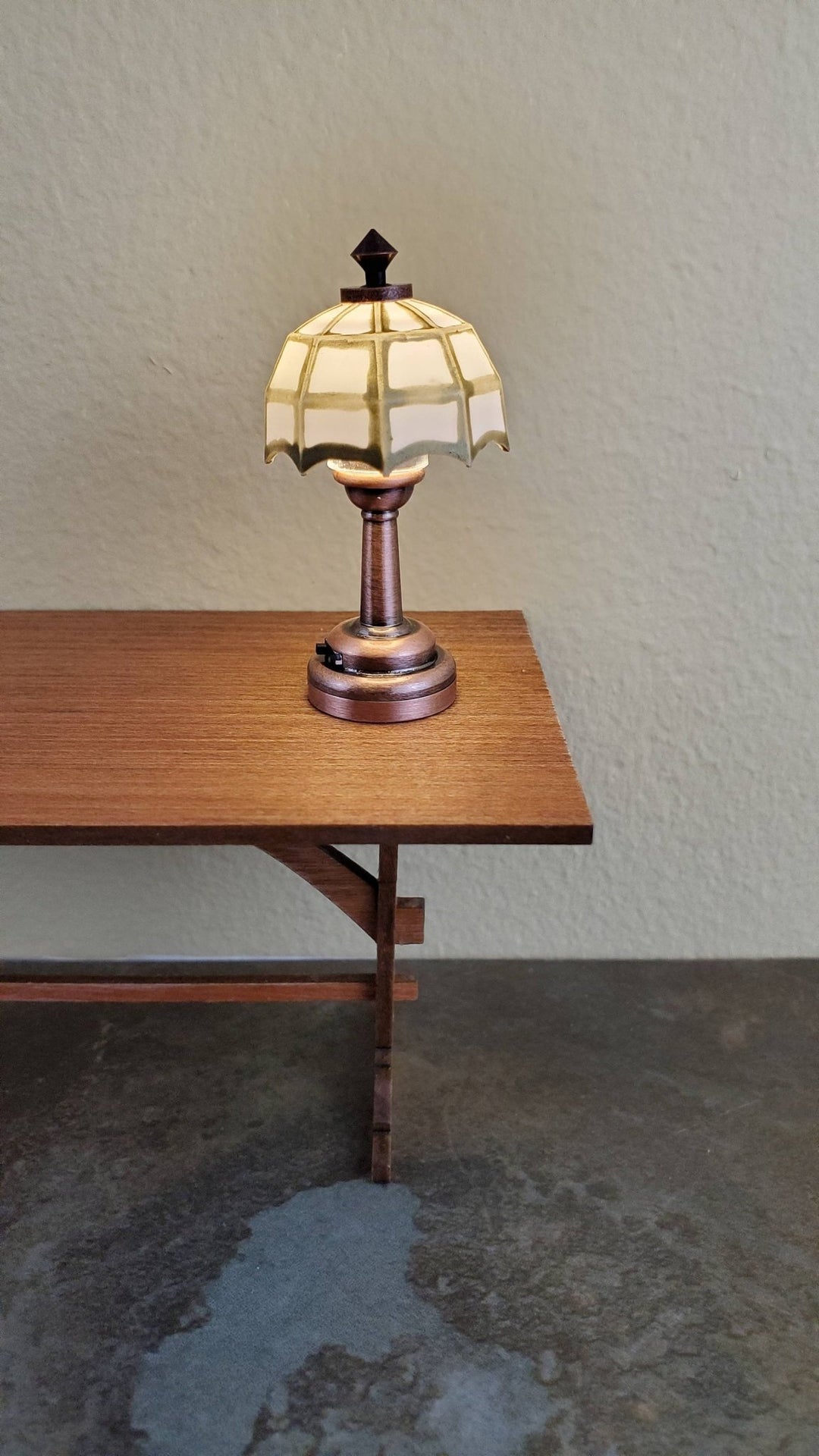 Dollhouse Miniature LED Battery Light Table Lamp White & Bronze Gold 1:12 Scale - Miniature Crush