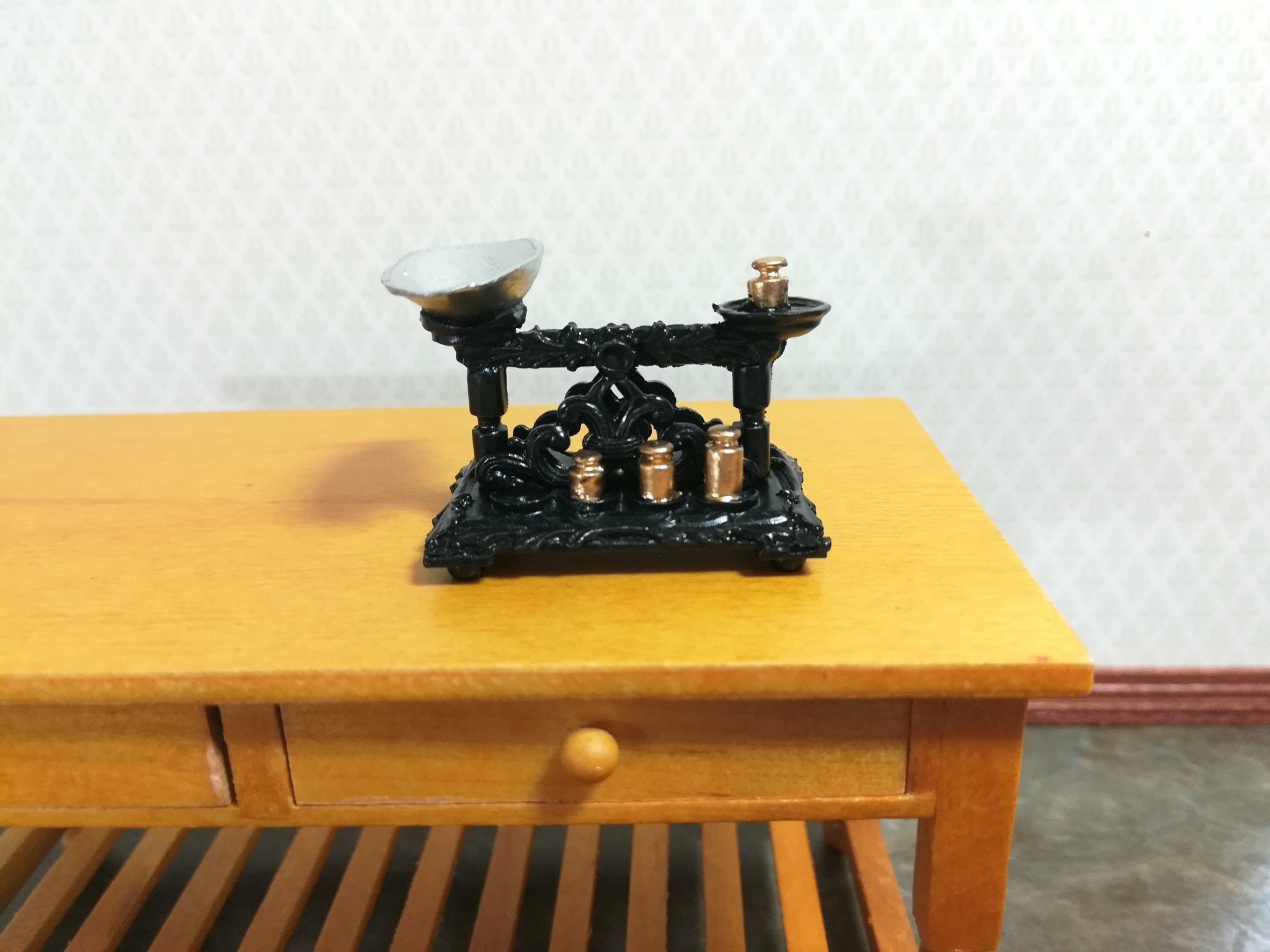 Dollhouse Miniature Scale with Weights Old Time Metal Non-Working 1:12 ...