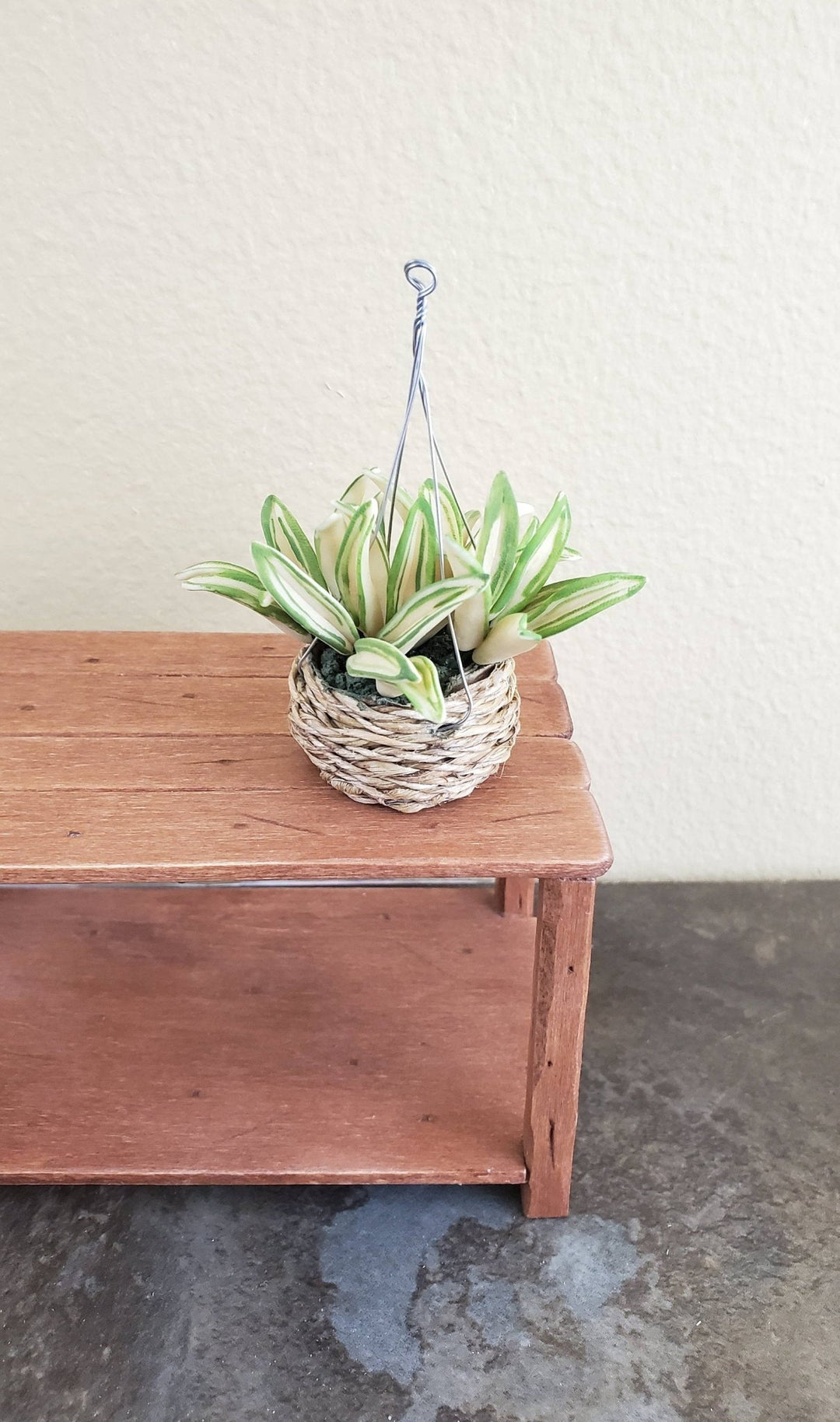 spider plant hanger Dollhouse Miniature Spider Plant Hanging Basket 1:12 Scale Houseplant