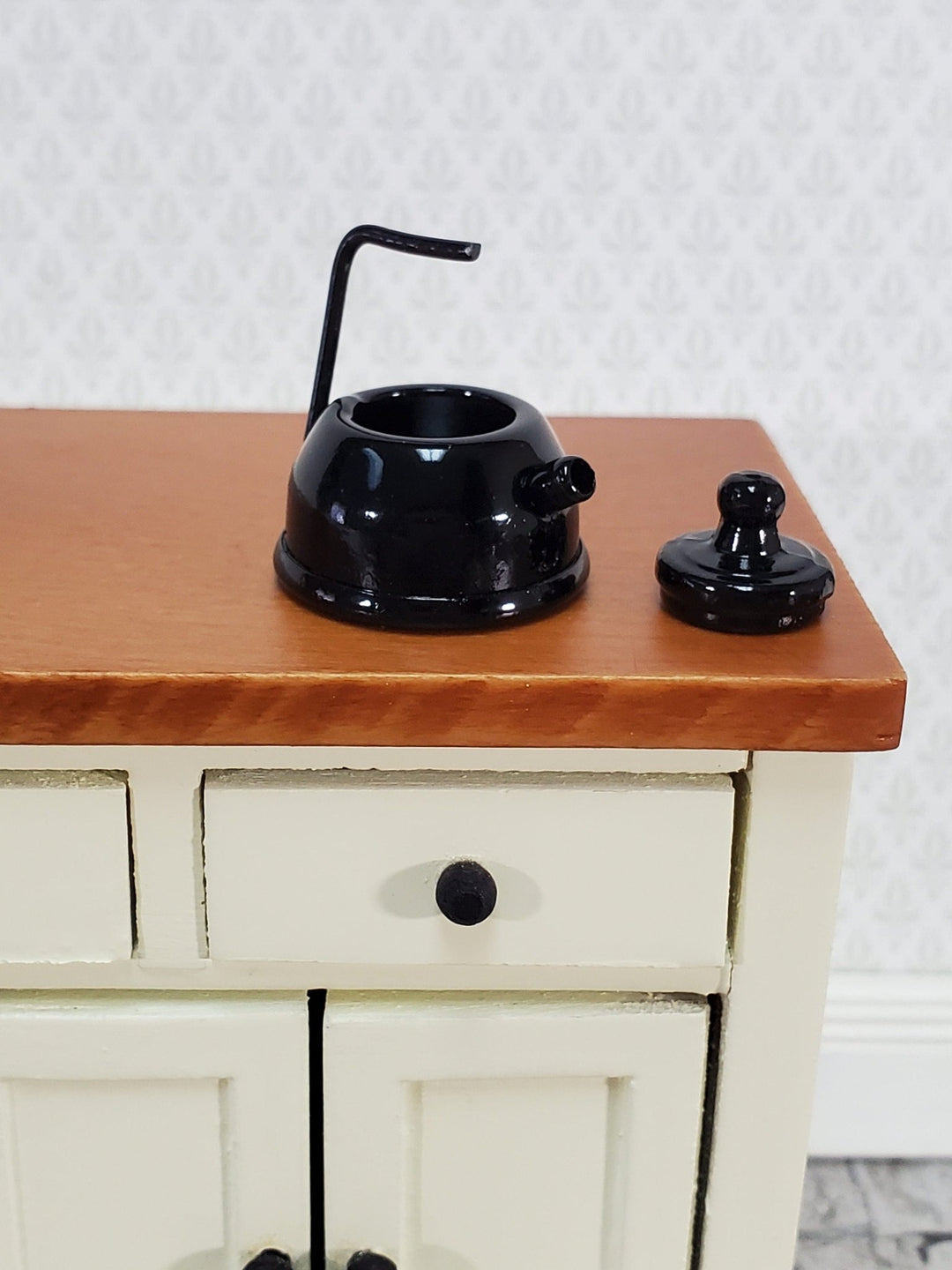 Dollhouse Miniature Teapot Kettle Modern Black with Lid 1:12 Scale Kitchen Accessories - Miniature Crush