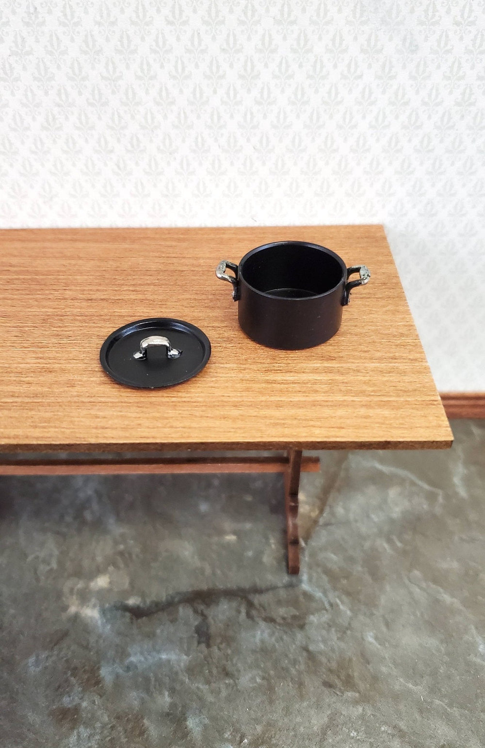 Dollhouse Miniature Teflon Pot Round Black Large Size 1:12 Scale Kitchen Accessory - Miniature Crush
