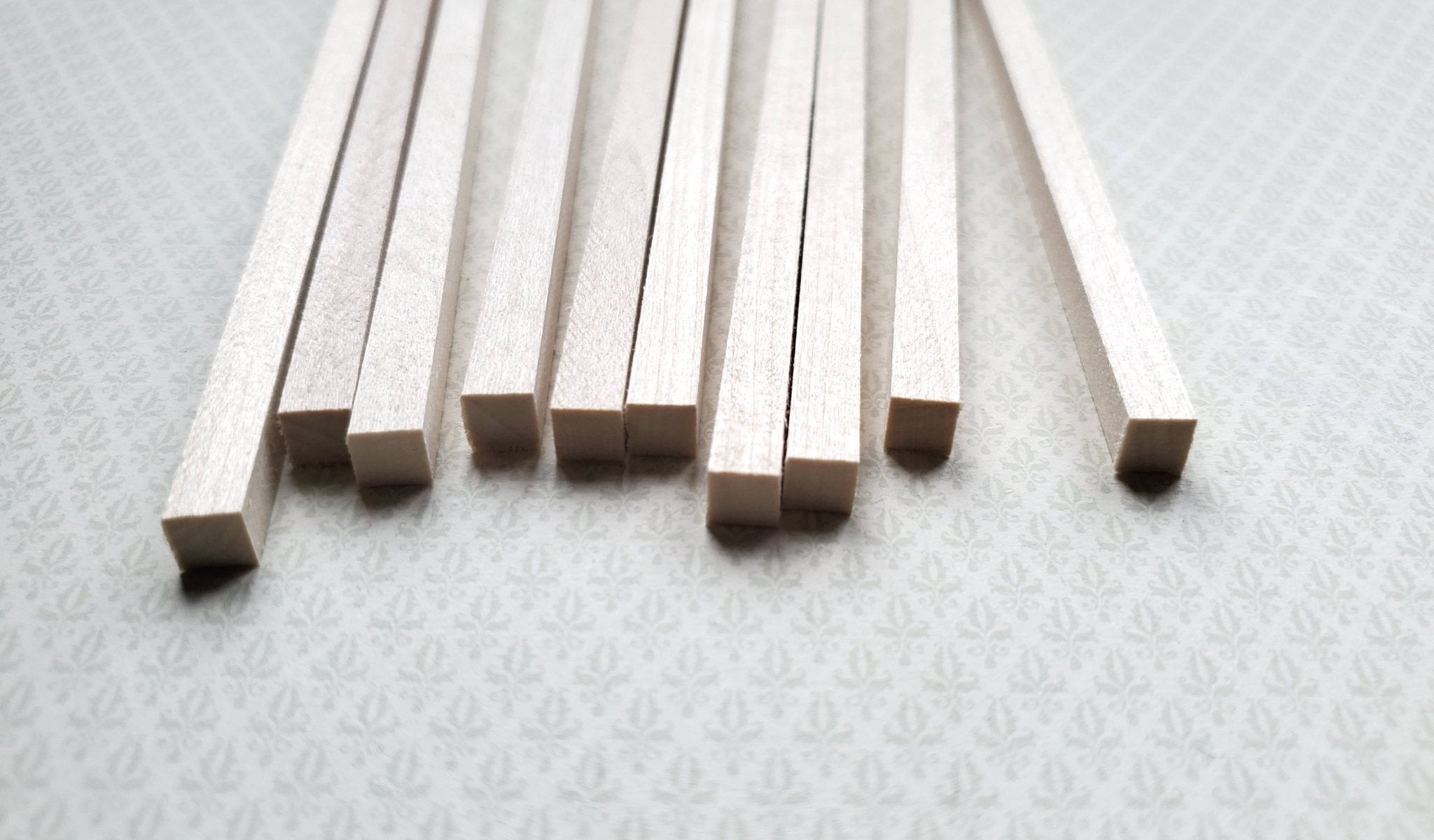 Dollhouse Miniature Wood Beams Posts 1/4 x 1/4 x 6