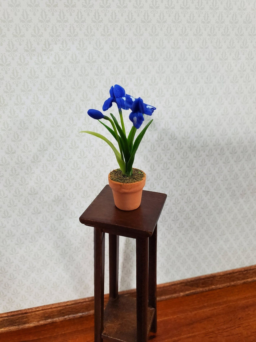 Dollhouse Purple Irises Plant in Terra Cotta Planter Pot 1:12 Scale Miniature Garden Flowers - Miniature Crush