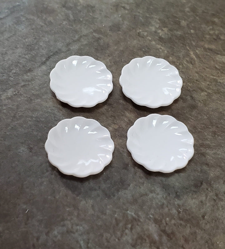 Dollhouse Small Plates Scalloped x4 White Decorative Edge Plastic 1:12 Scale Miniatures - Miniature Crush