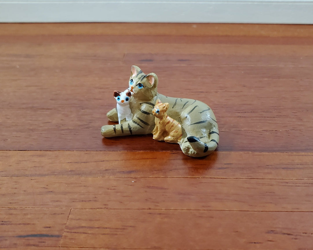 Dollhouse Tabby Cat with Kittens Momma with Babies 1:12 Scale Miniature Pet - Miniature Crush