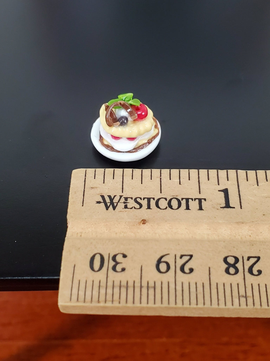 Dollhouse Tiny Dessert Cake 1:12 Scale Miniature Dessert Food Kitchen Accessory - Miniature Crush