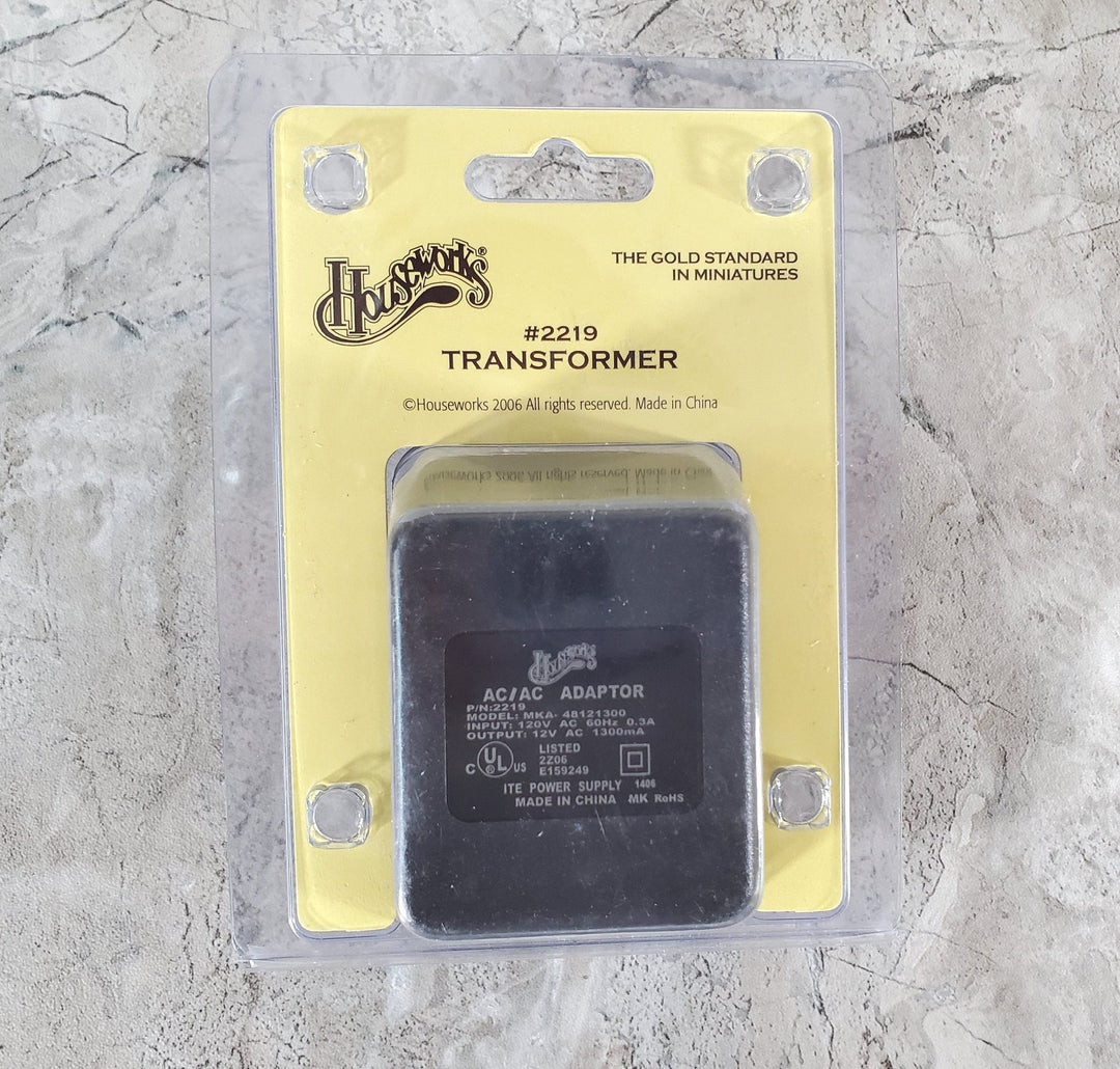 Dollhouse Transformer 10 Watt for Wiring 20 Bulb Capacity Small to Medium Houses HW2219 - Miniature Crush