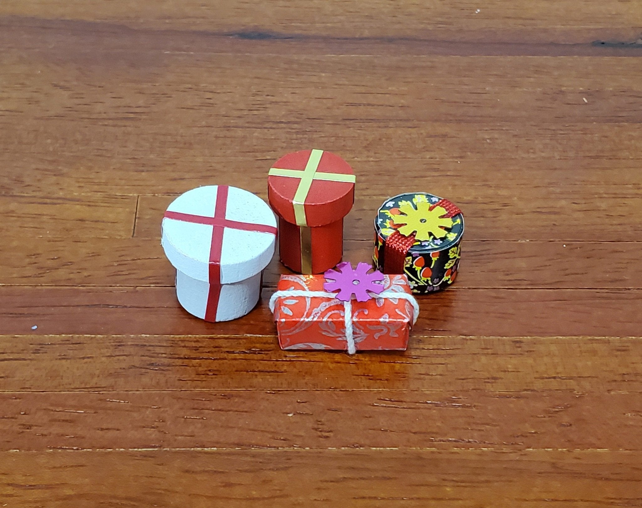 dollhouse wrapped gifts tiny presents 112 scale miniatures christmas birthday 982757