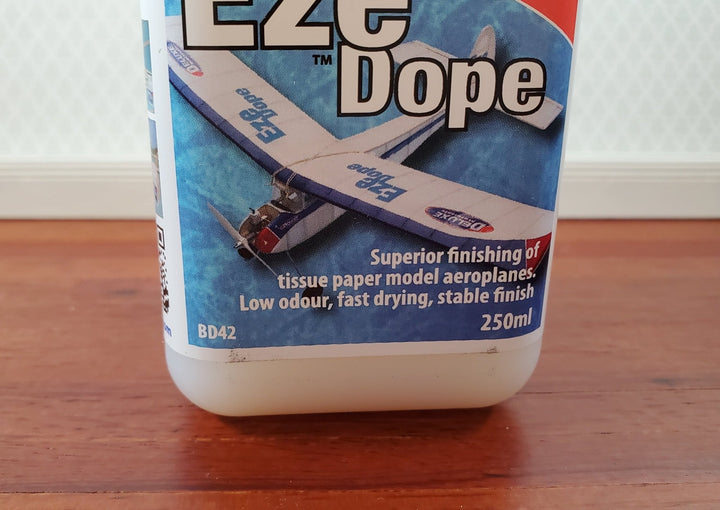 Eze Dope Deluxe Materials 250 ml Tissue Shrink Modeling Adhesive Tissue Shrink - Miniature Crush