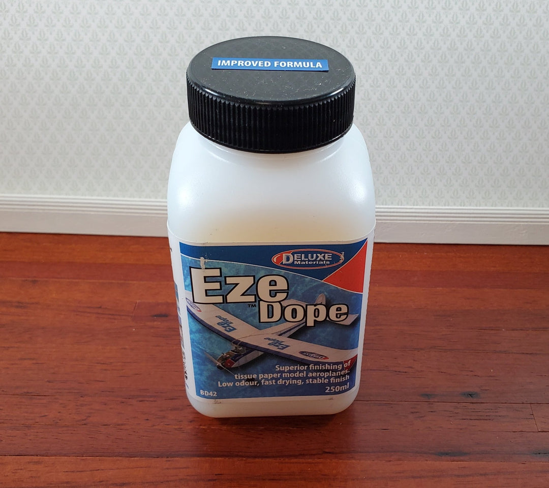 Eze Dope Deluxe Materials 250 ml Tissue Shrink Modeling Adhesive Tissue Shrink - Miniature Crush