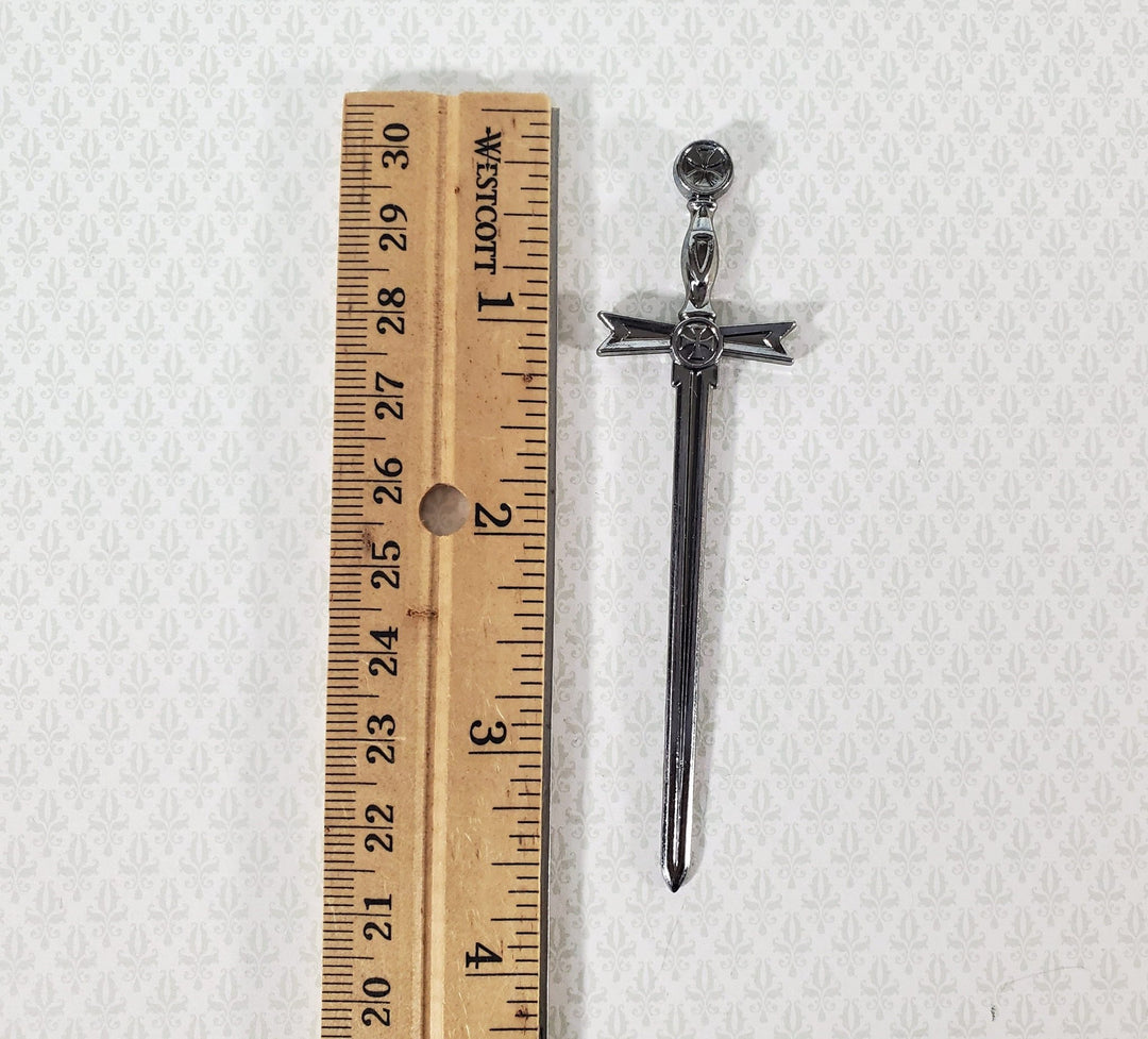 Miniature 2 Handed Sword Metal with Pewter Finish Crusader Style 1:12 Scale Weapon 9 cm - Miniature Crush