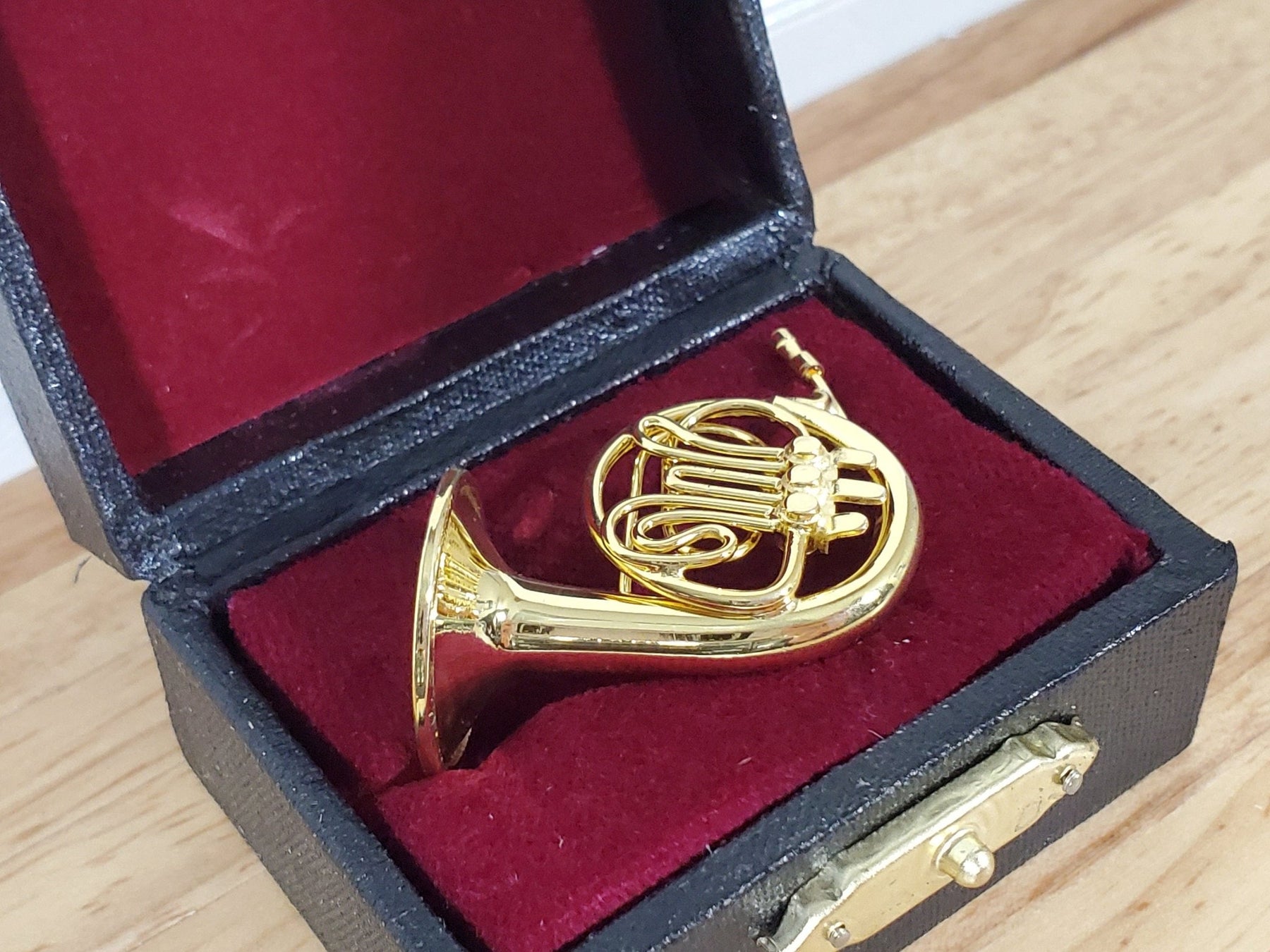 Mini Golden Instruments Miniature French Horn Gold Brass Metal Instrument with Case 1:12 Scale ...