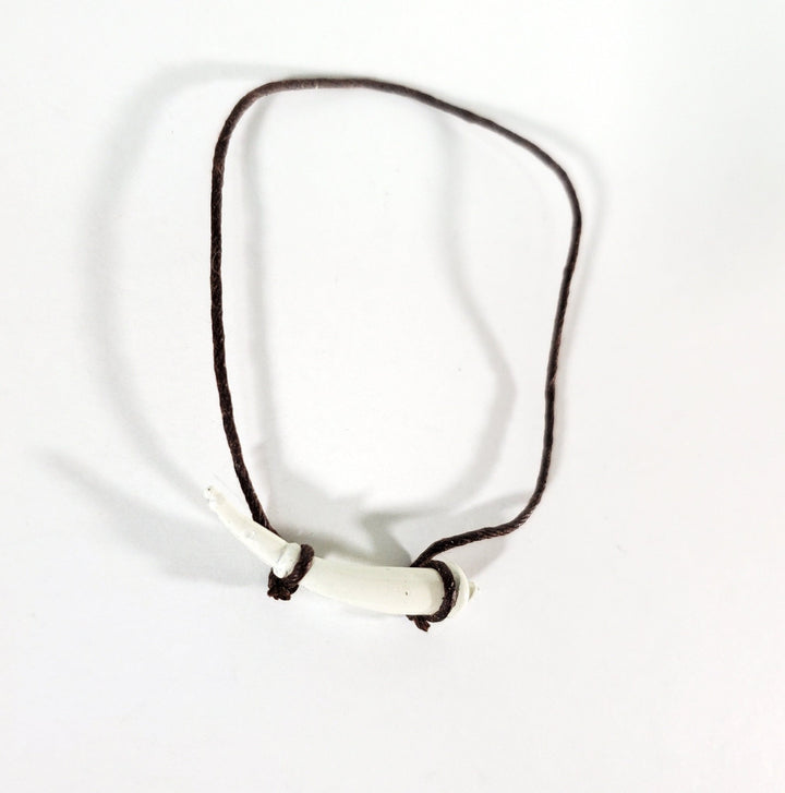 Miniature Power Horn with Strap Painted Metal 1:12 Scale Decor Accessories - Miniature Crush