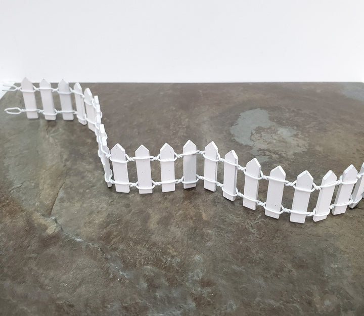 Miniature Small Fencing White Picket Fence Wood & Metal 100 cm x 3 cm tall Bendable - Miniature Crush