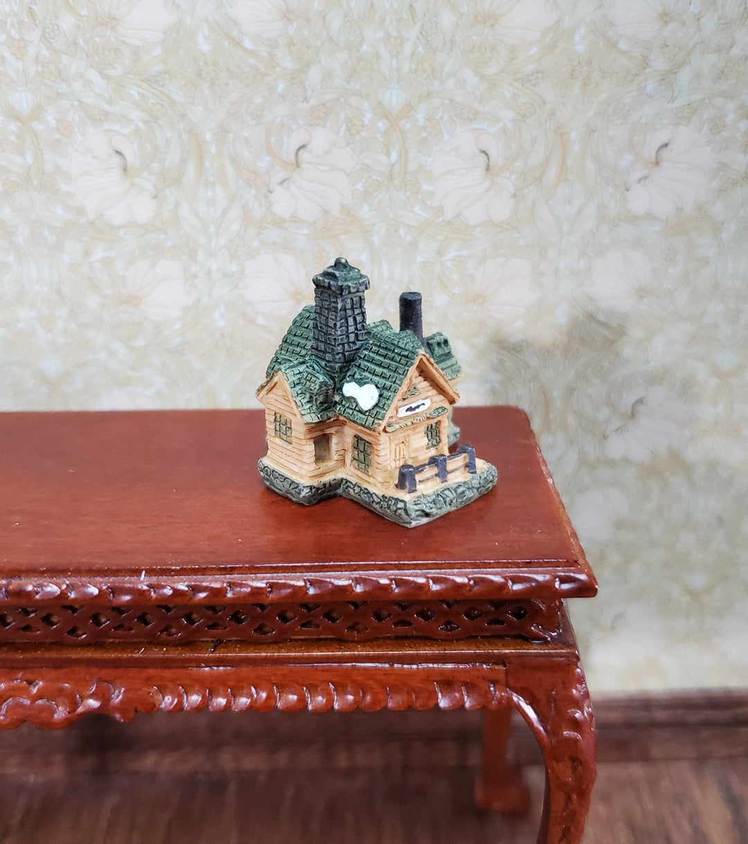 Tiny House Statue Northwoods Cabin Dollhouse Decor Falcon Miniatures